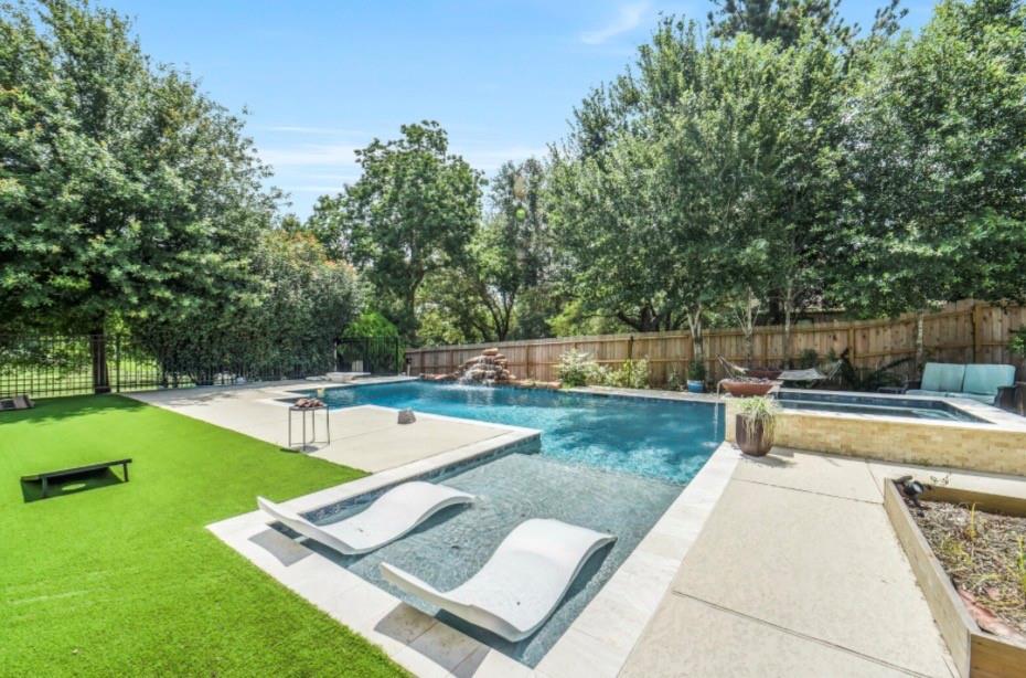 3011 Willow Oak Lane