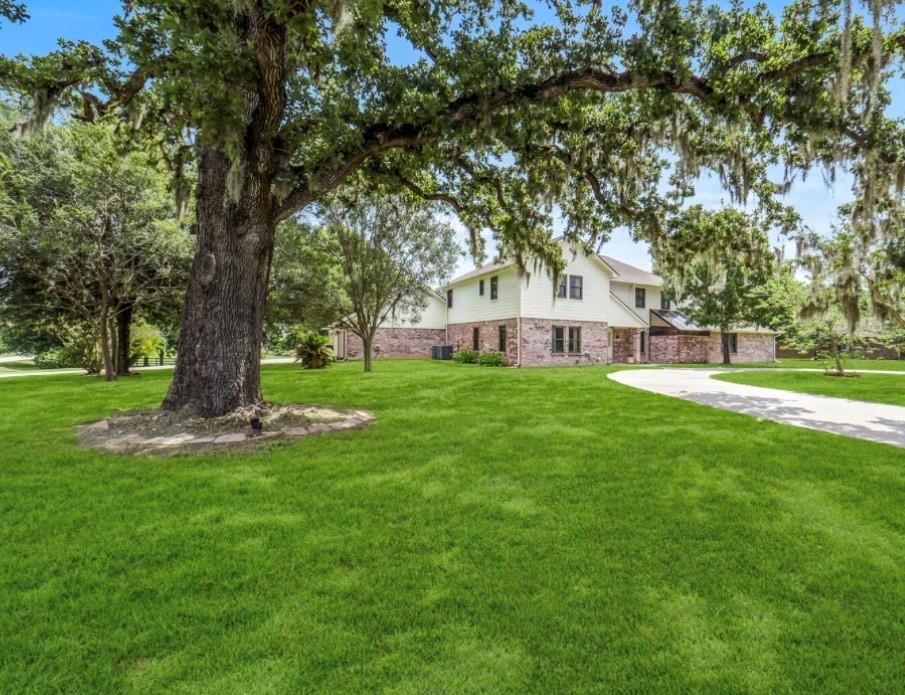 3011 Willow Oak Lane