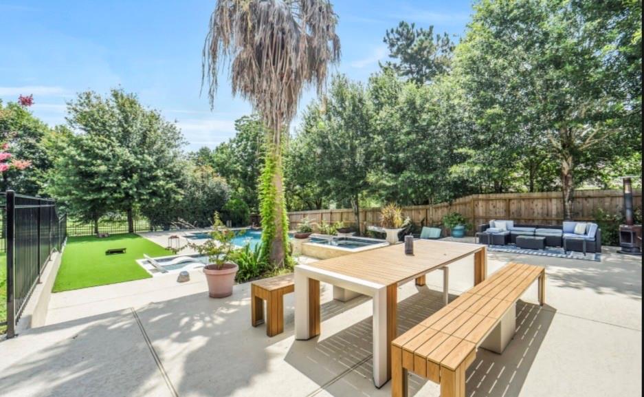 3011 Willow Oak Lane