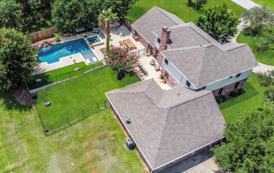 3011 Willow Oak Lane