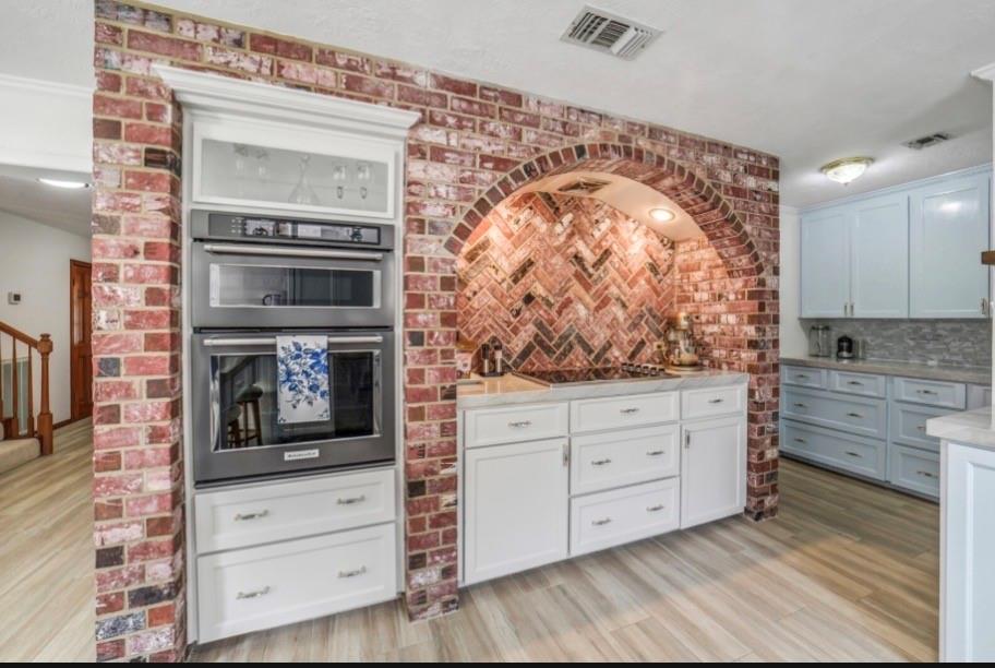 3011 Willow Oak Lane