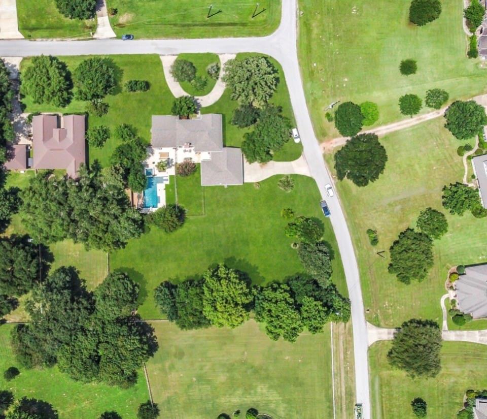3011 Willow Oak Lane