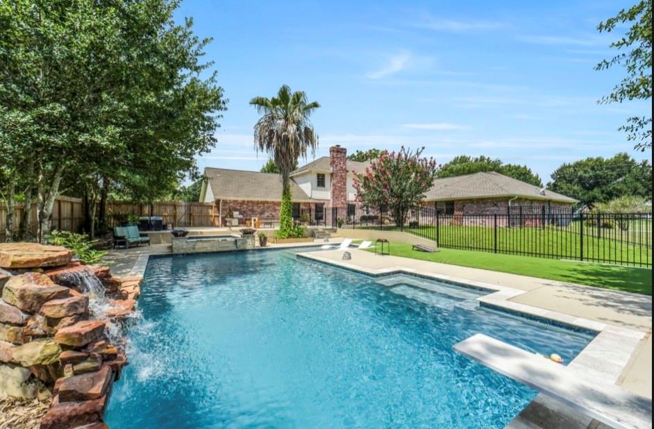 3011 Willow Oak Lane