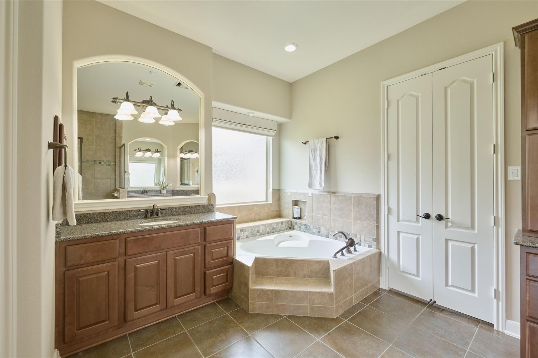 13606 Oak Harbor Bend