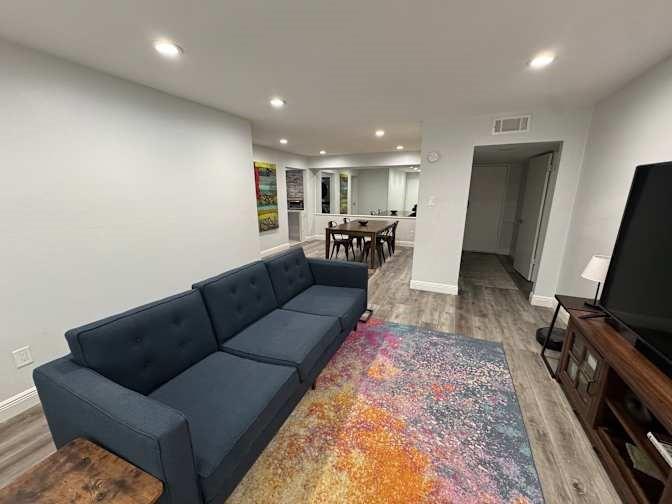 355 N Post Oak Lane # 641