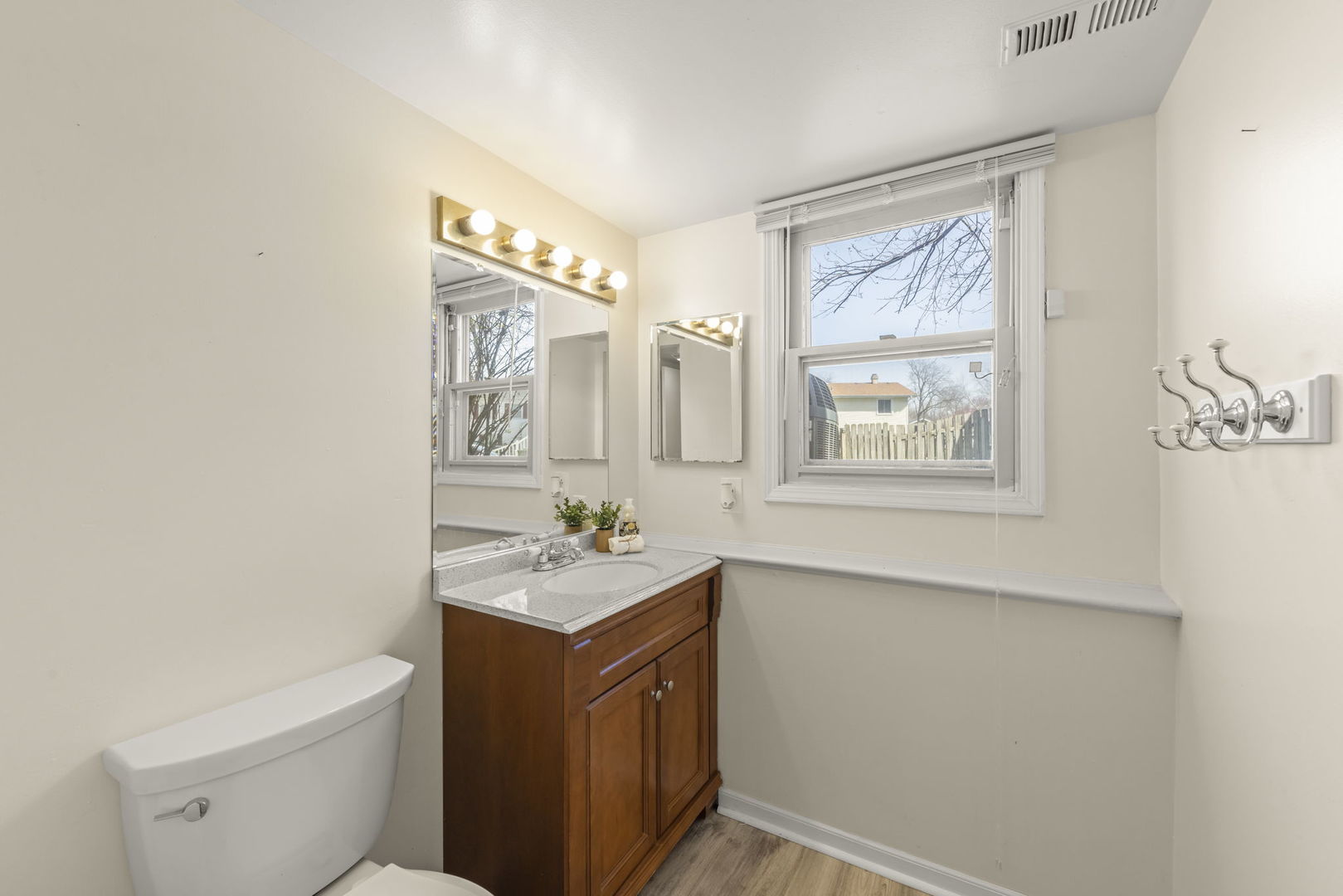 23W310 Saint James Court