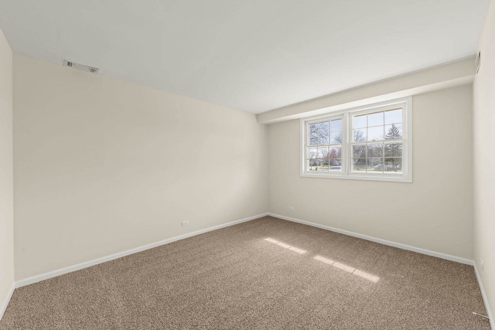 23W310 Saint James Court