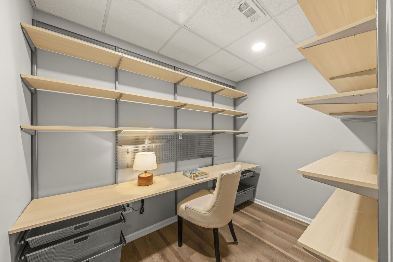 23W310 Saint James Court