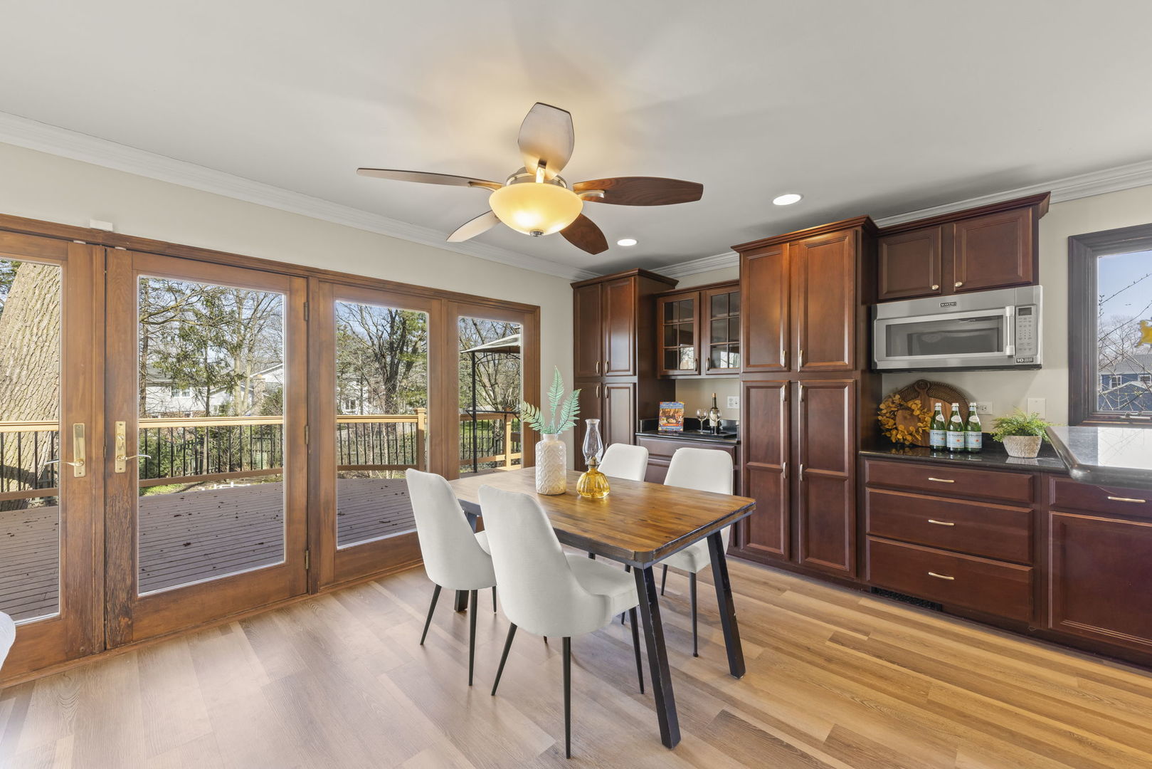 23W310 Saint James Court