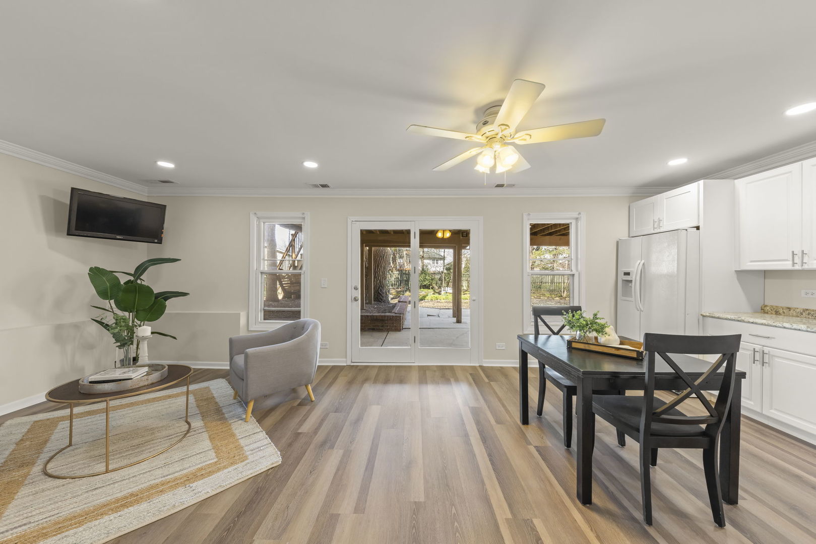 23W310 Saint James Court