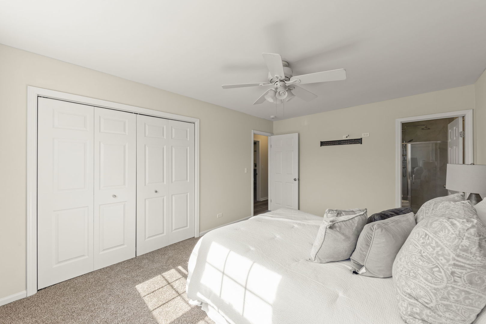 23W310 Saint James Court