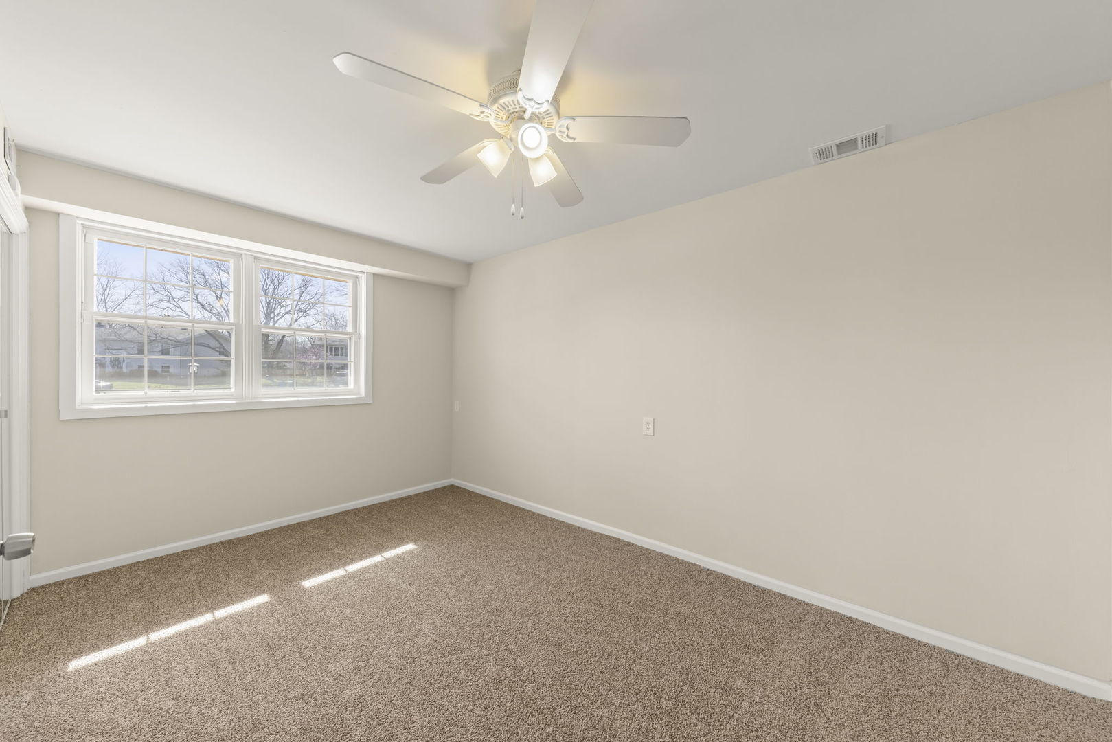 23W310 Saint James Court