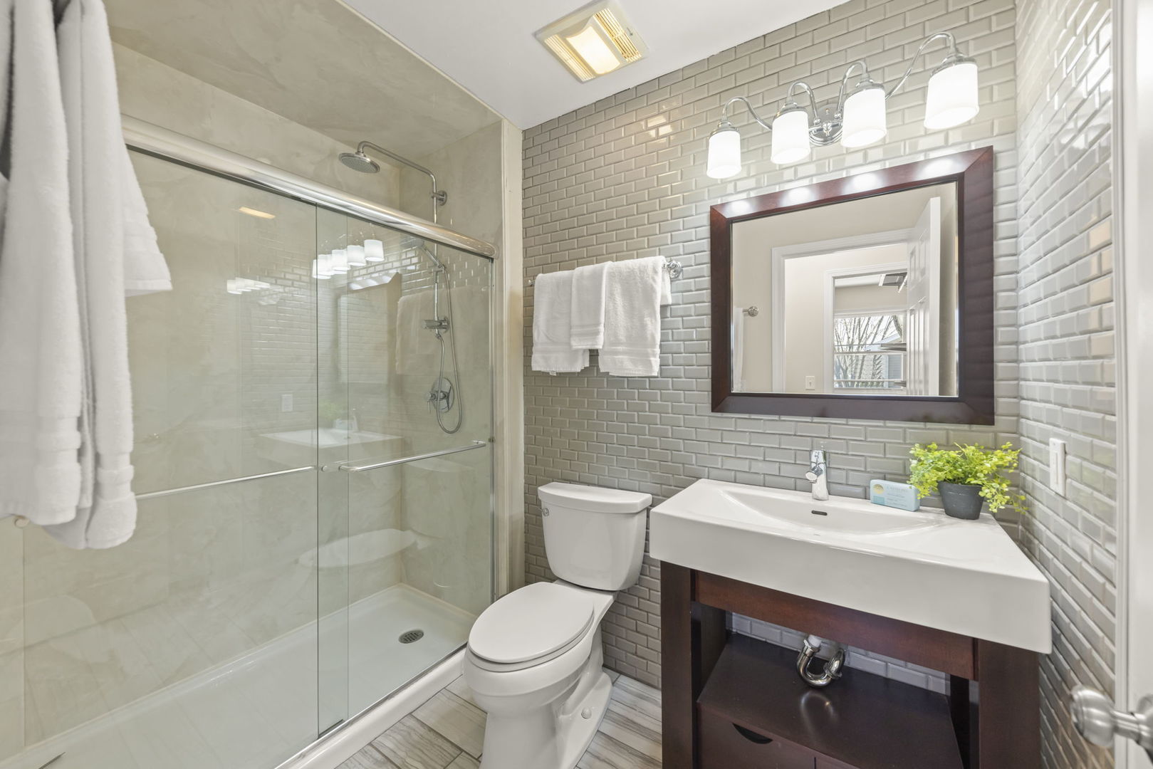 23W310 Saint James Court