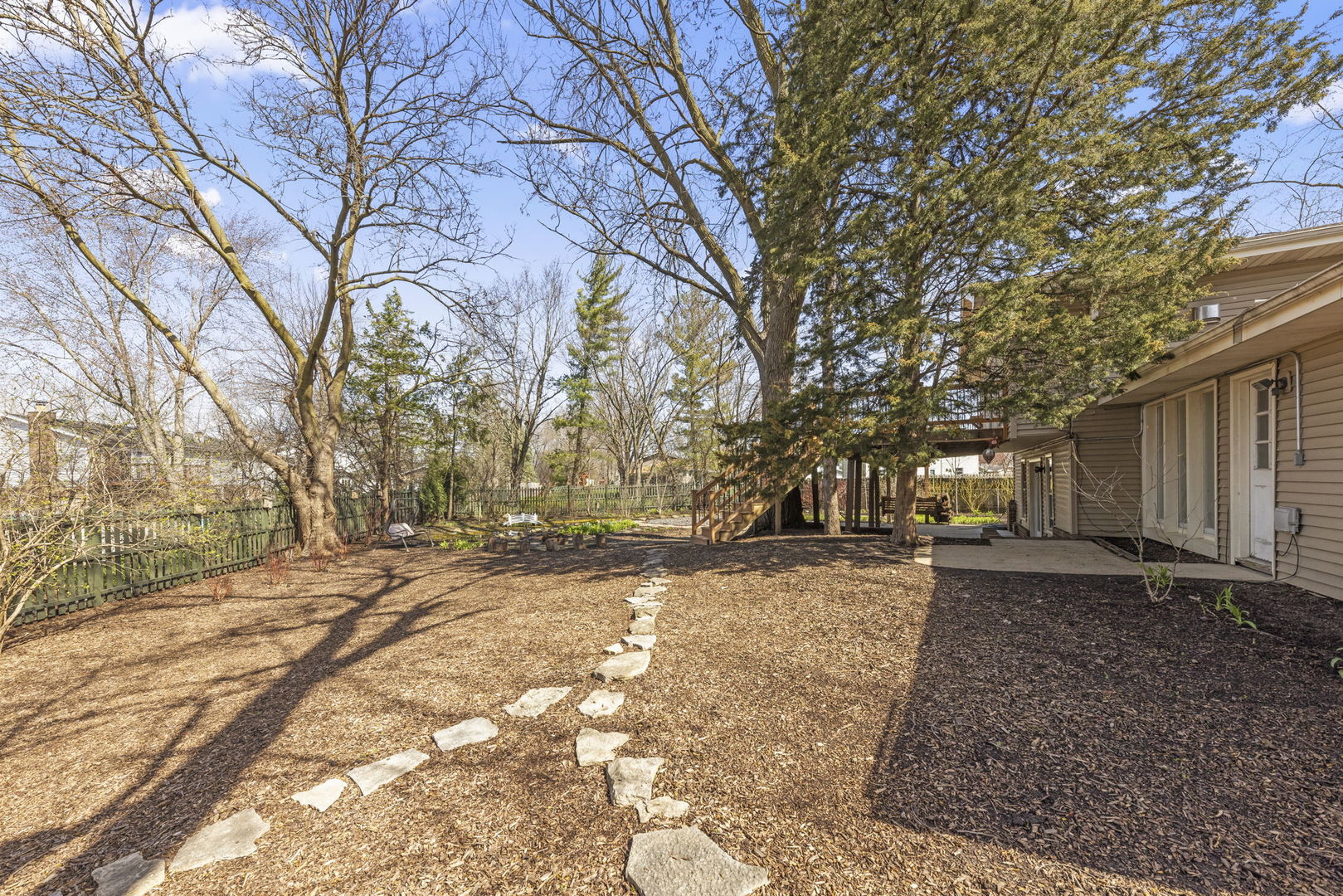 23W310 Saint James Court