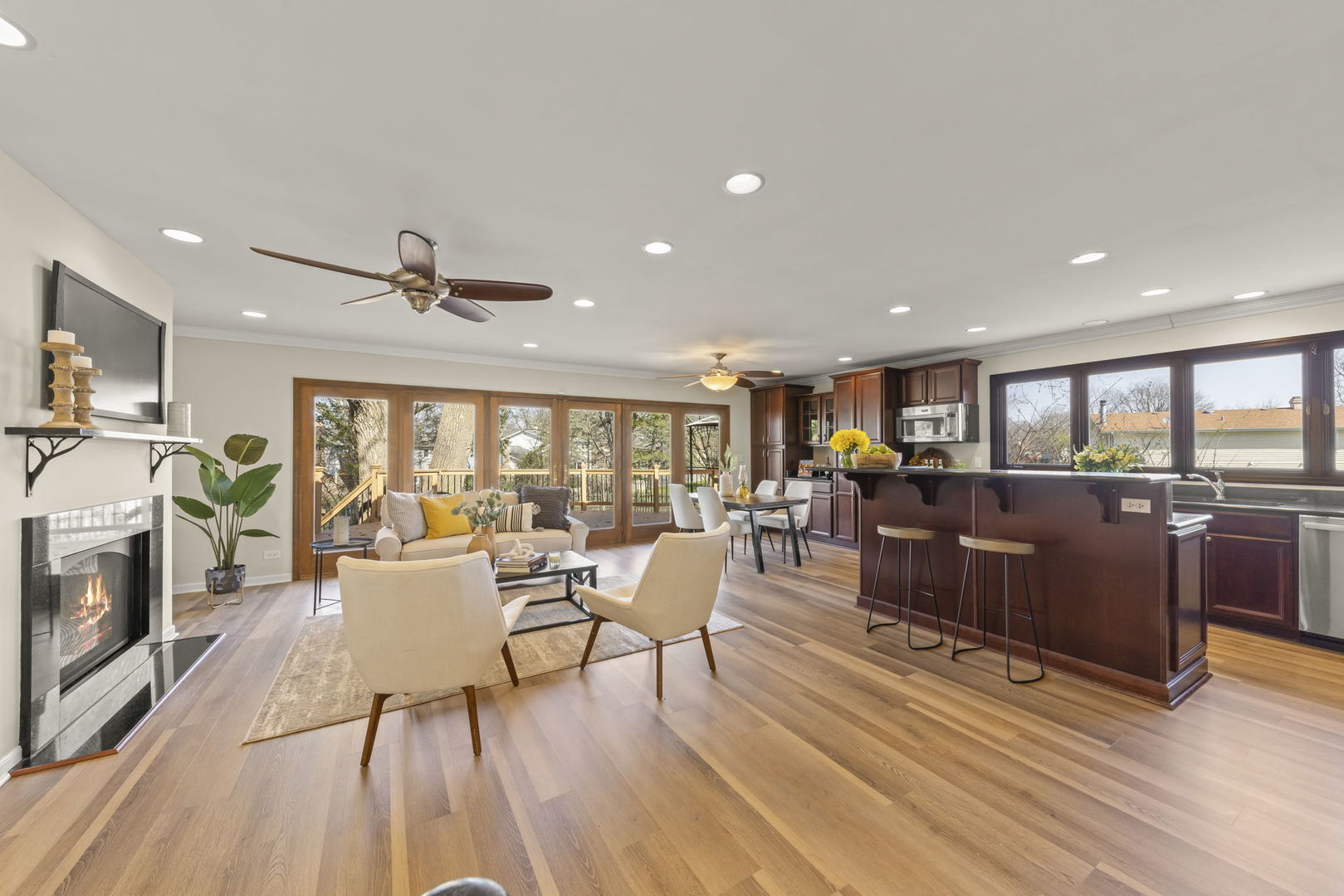 23W310 Saint James Court