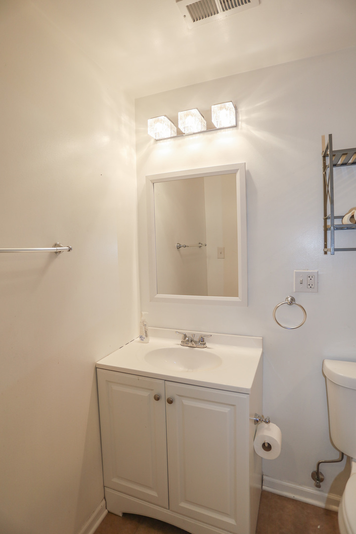 1654 W Cortland Street Unit: 1F