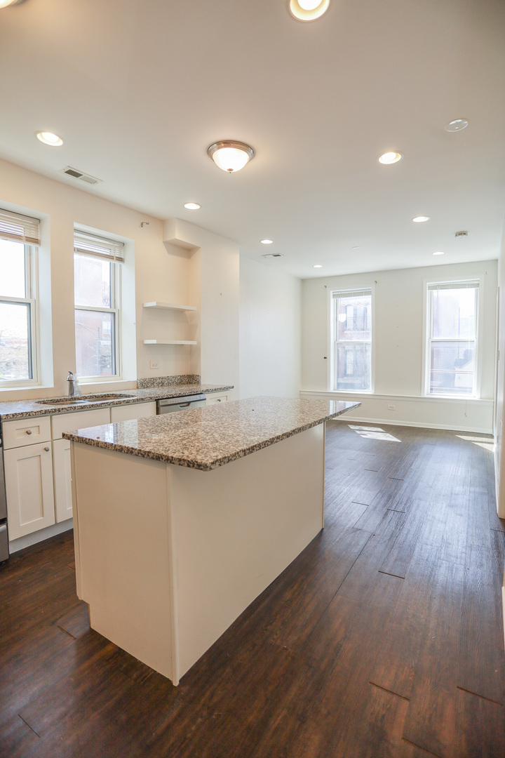 1654 W Cortland Street Unit: 1F