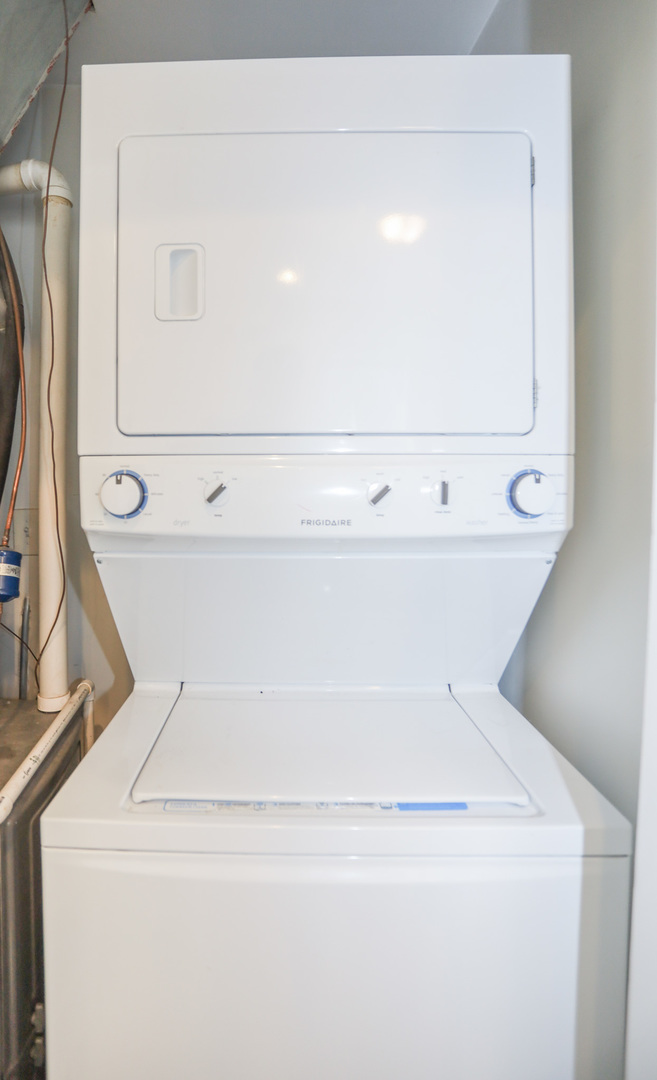 1654 W Cortland Street Unit: 1F