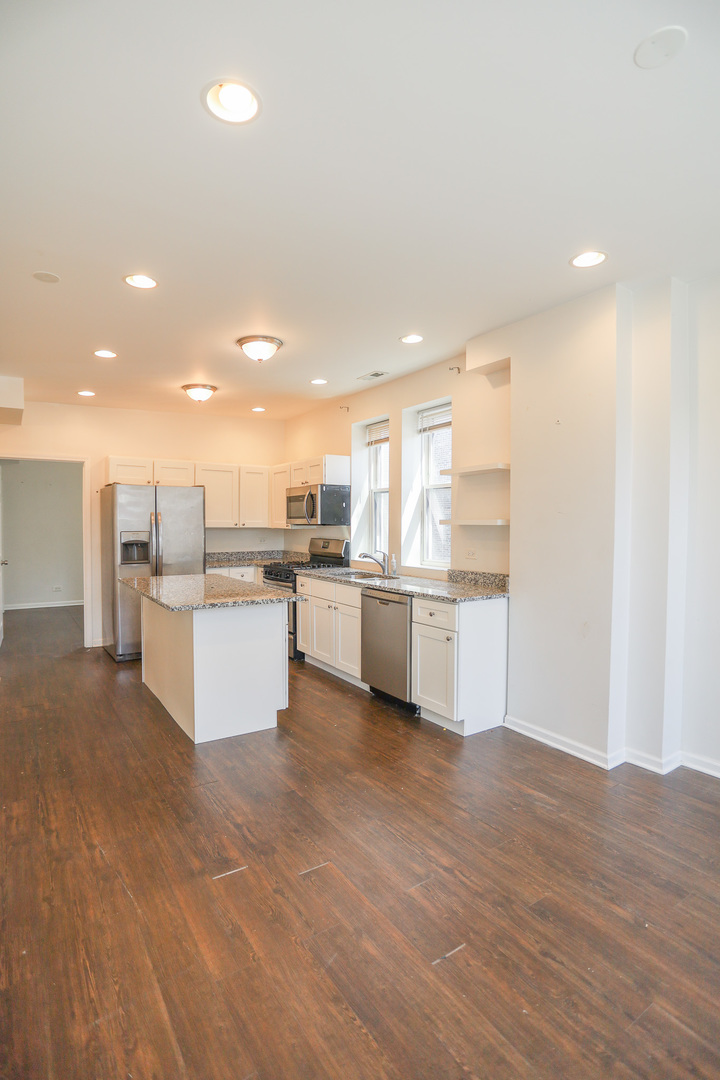 1654 W Cortland Street Unit: 1F