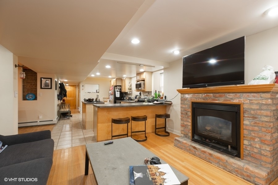 858 N Wolcott Avenue Unit: G