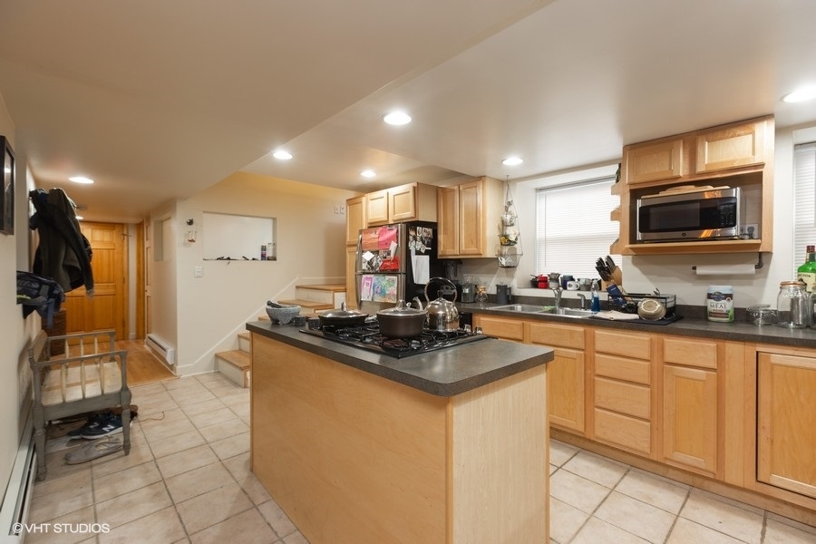 858 N Wolcott Avenue Unit: G