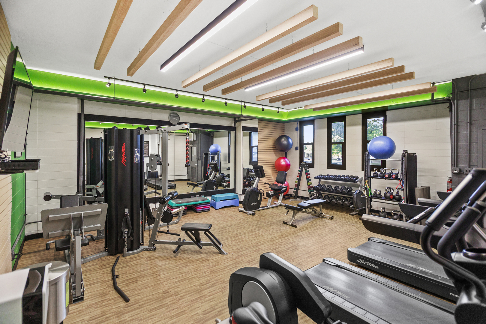 3430 N Lake Shore Drive Unit: 17P