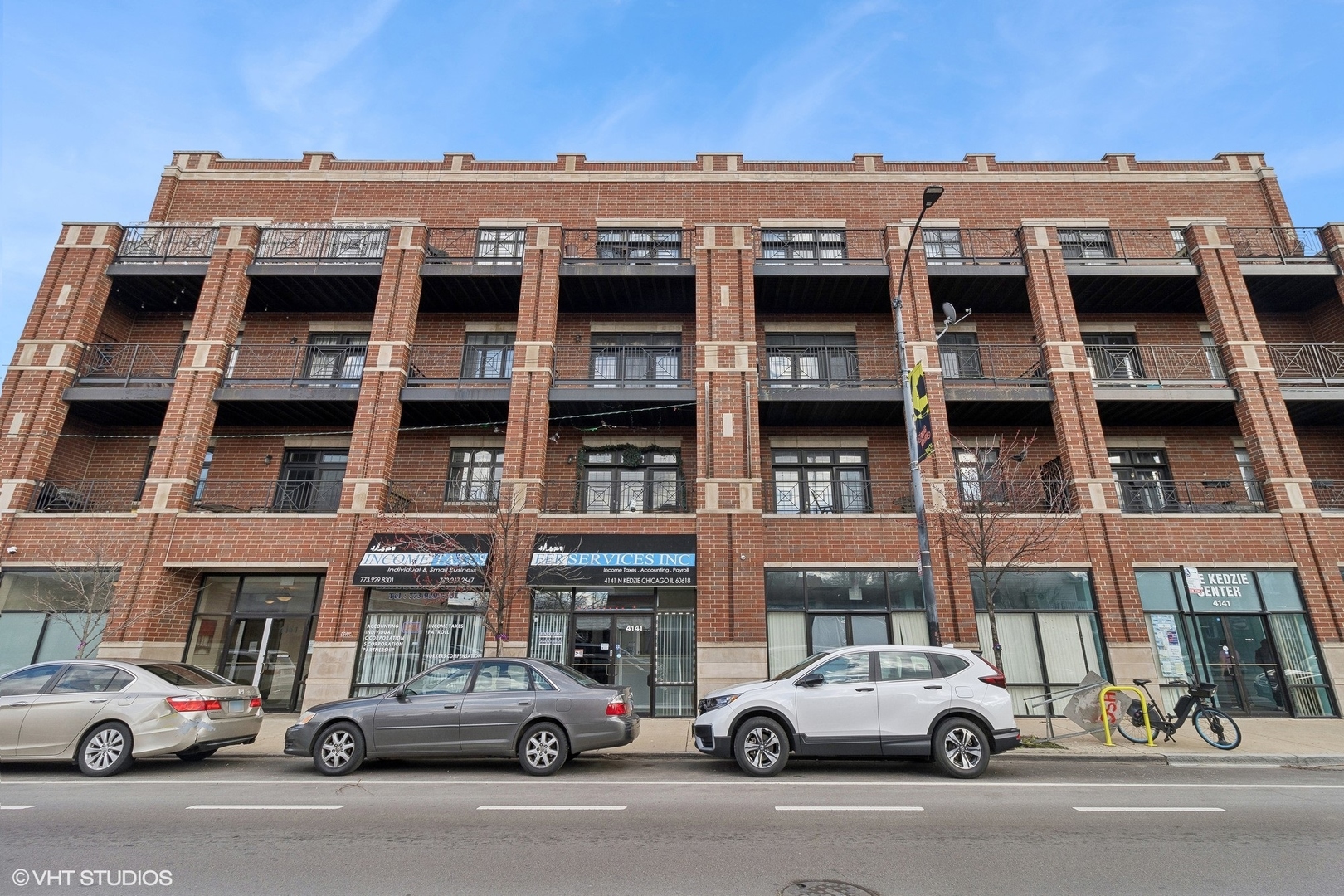 4141 N Kedzie Avenue Unit: 401