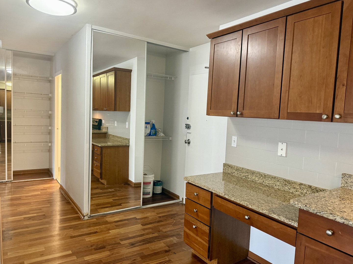 2933 N Sheridan Road Unit: 712