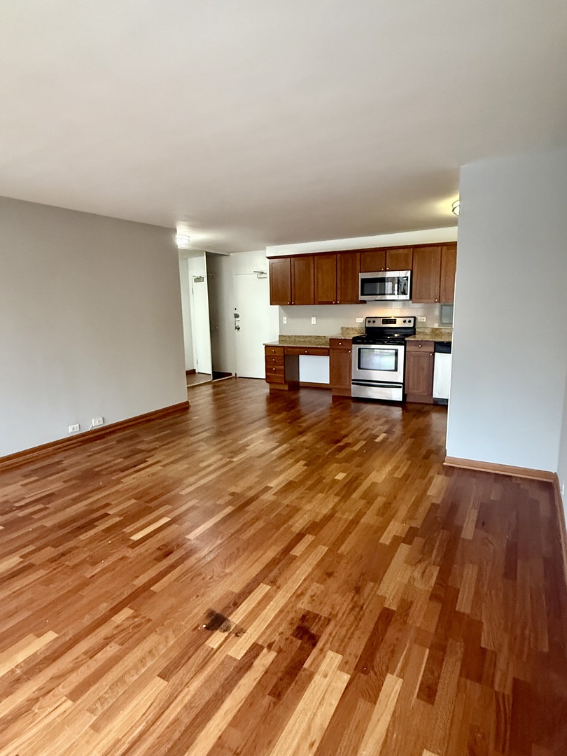 2933 N Sheridan Road Unit: 712