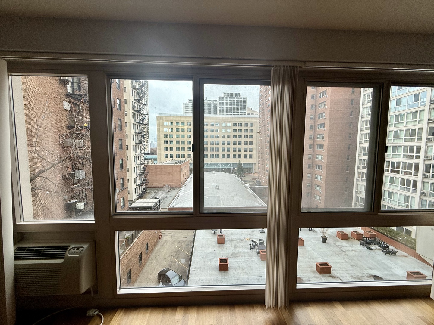 2933 N Sheridan Road Unit: 712