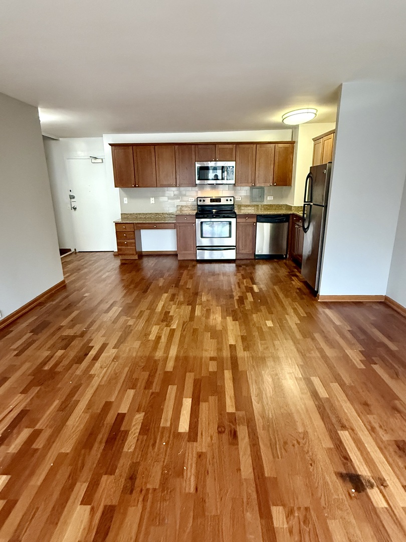 2933 N Sheridan Road Unit: 712