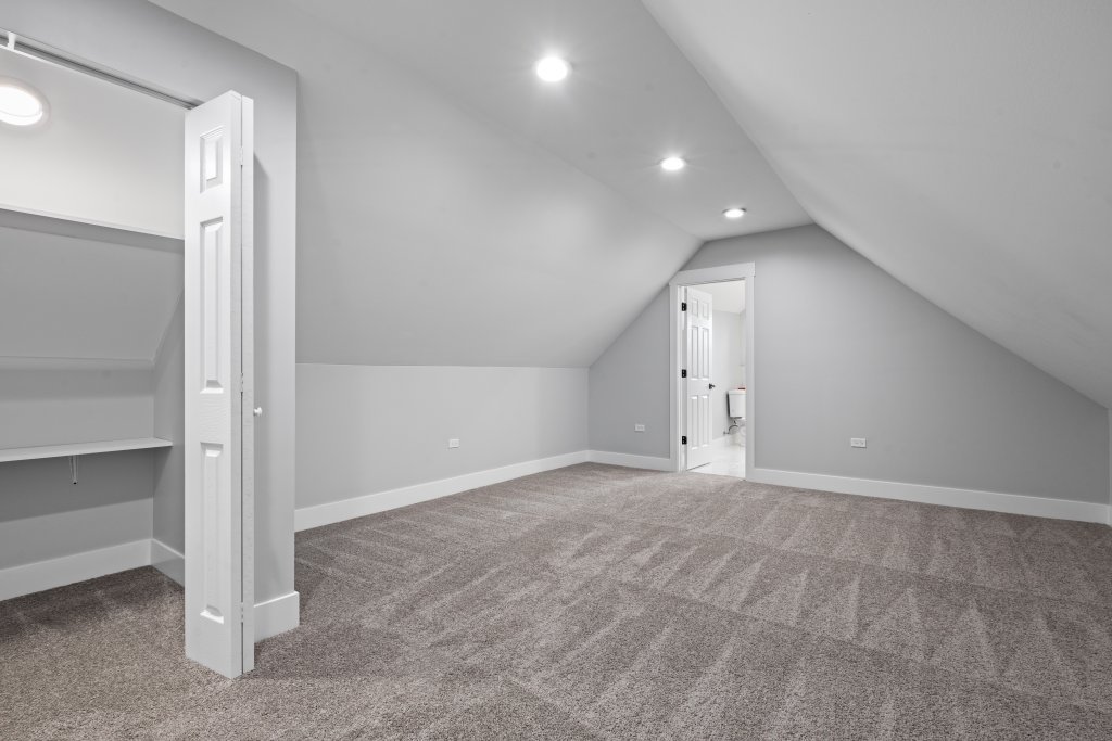 7049 S Harper Avenue