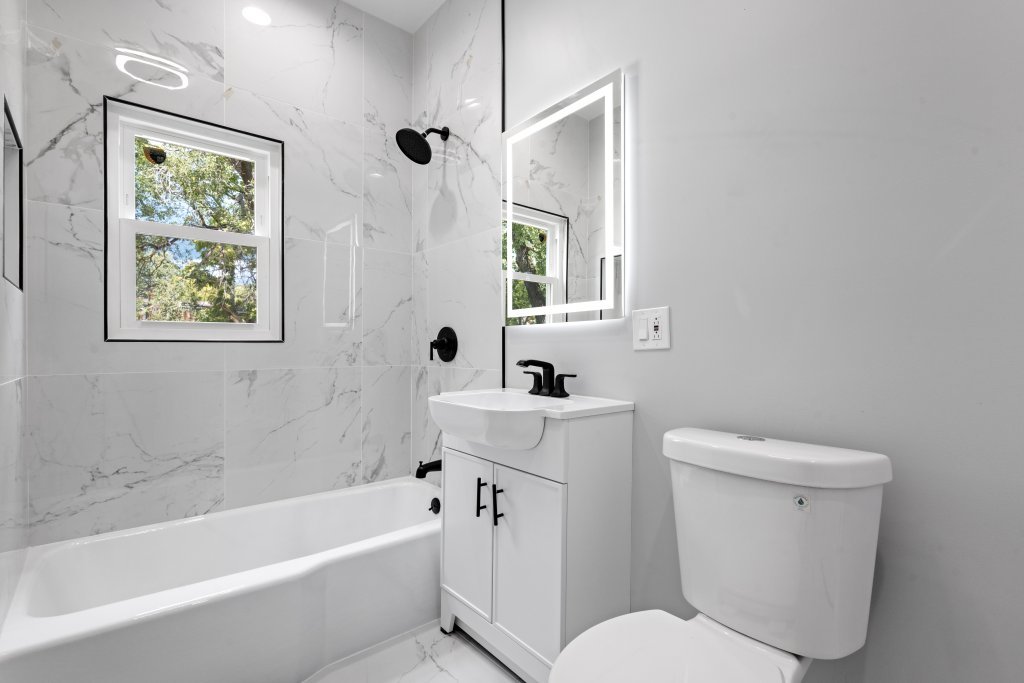 7049 S Harper Avenue