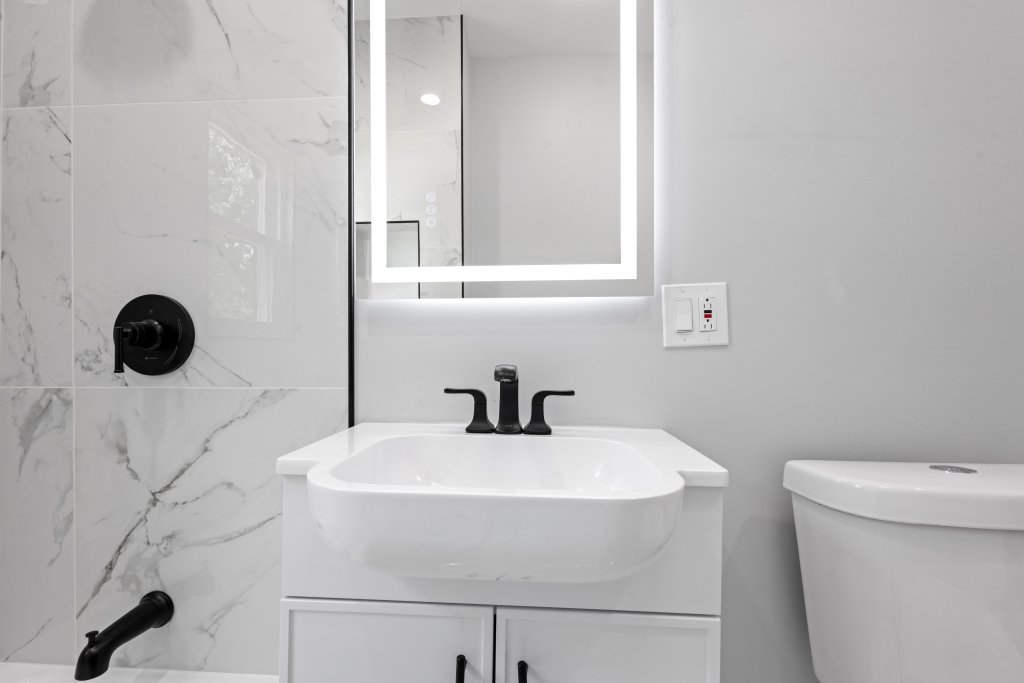 7049 S Harper Avenue