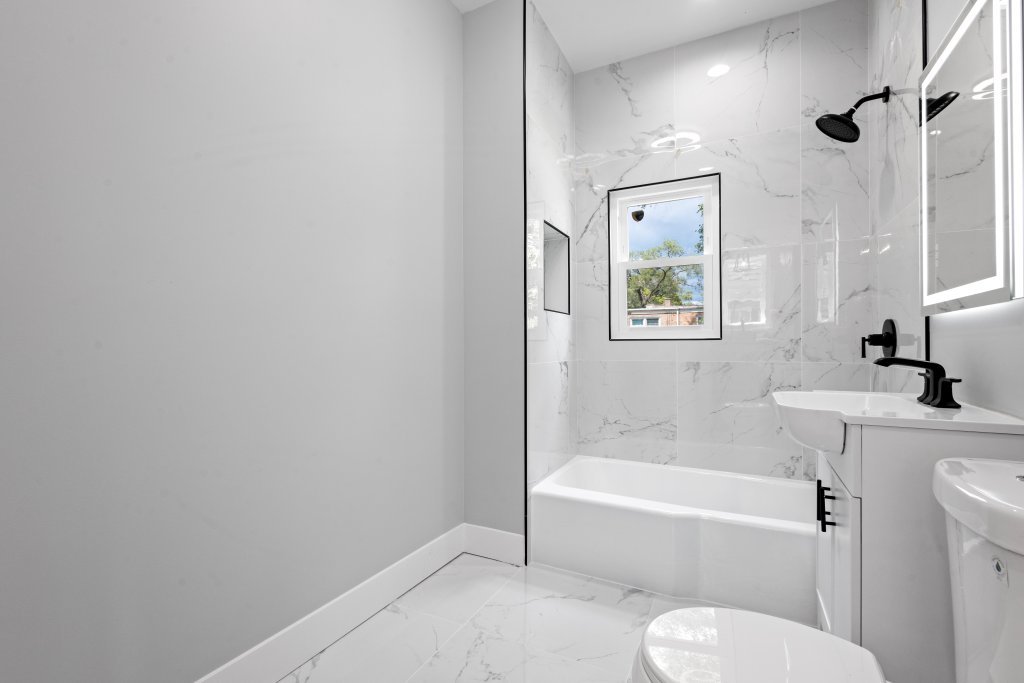 7049 S Harper Avenue