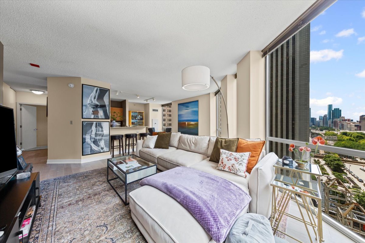 222 N Columbus Drive Unit: 1502