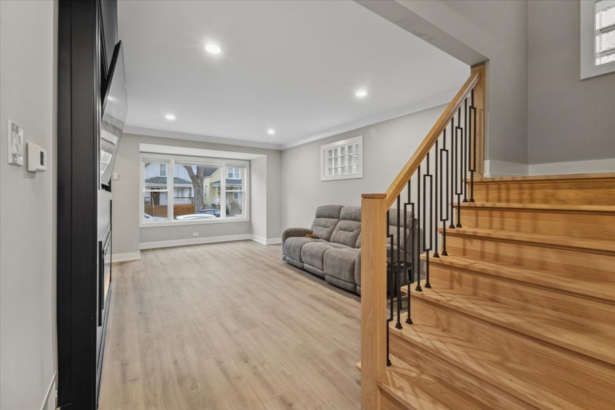 8404 S Carpenter Street