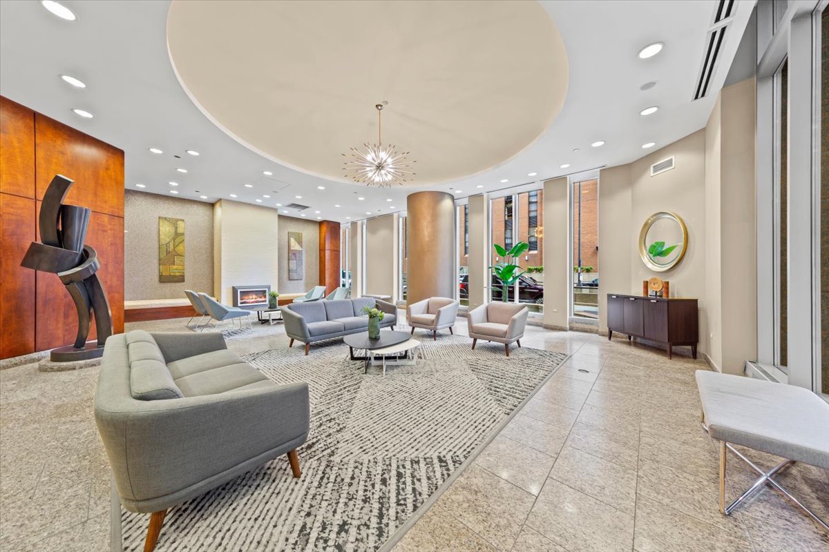 222 N Columbus Drive Unit: 1502