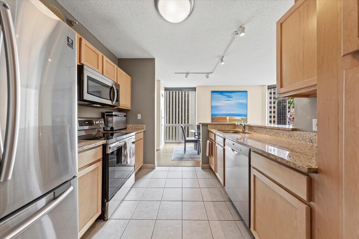 222 N Columbus Drive Unit: 1502