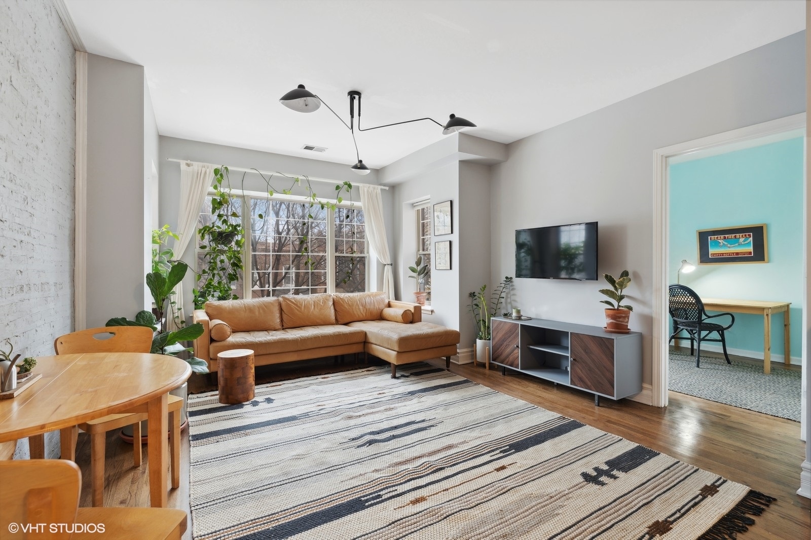 2903 N Rockwell Street Unit: 2