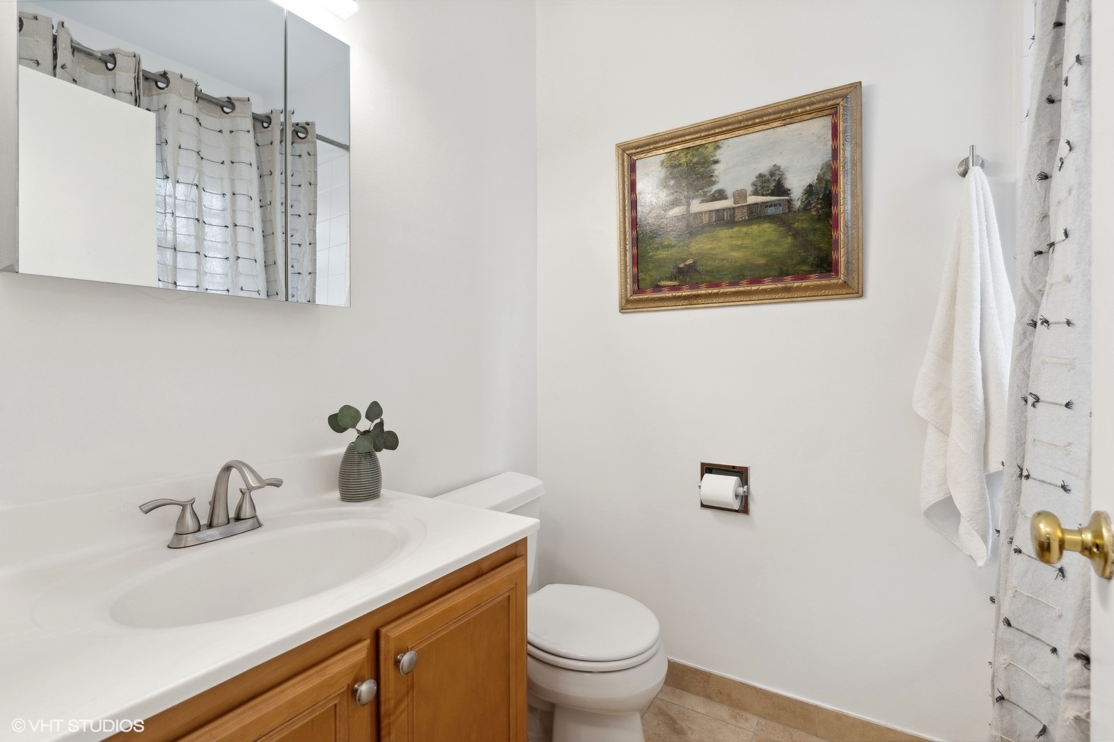 2903 N Rockwell Street Unit: 2