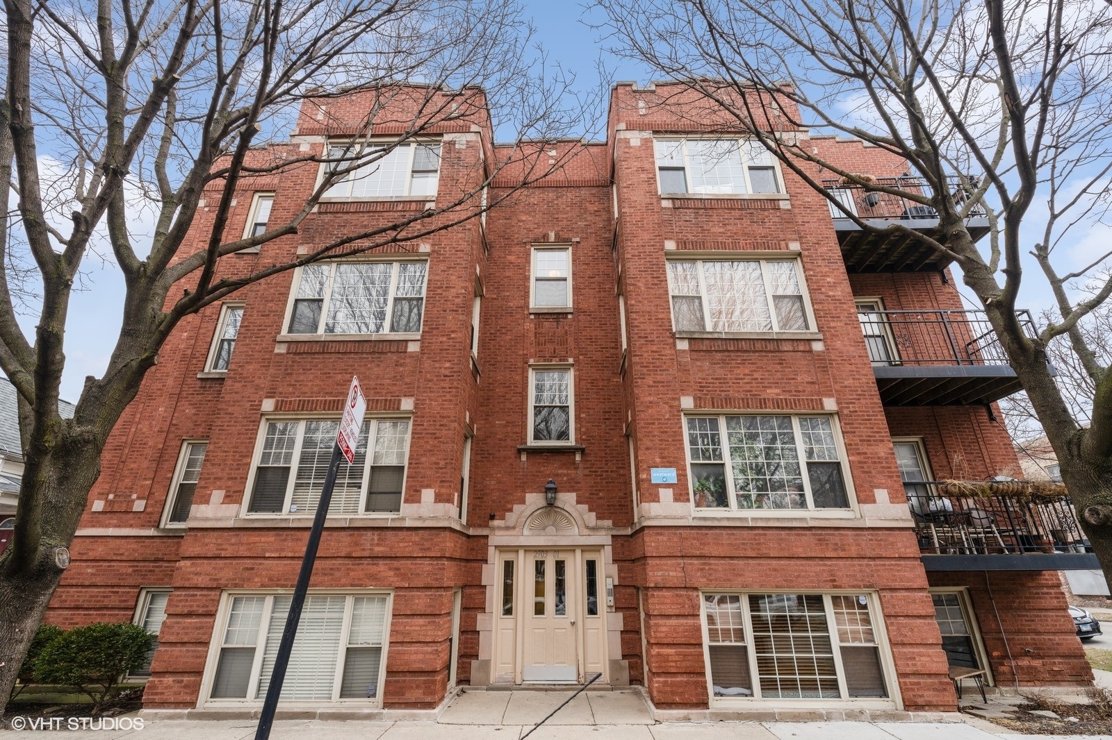 2903 N Rockwell Street Unit: 2