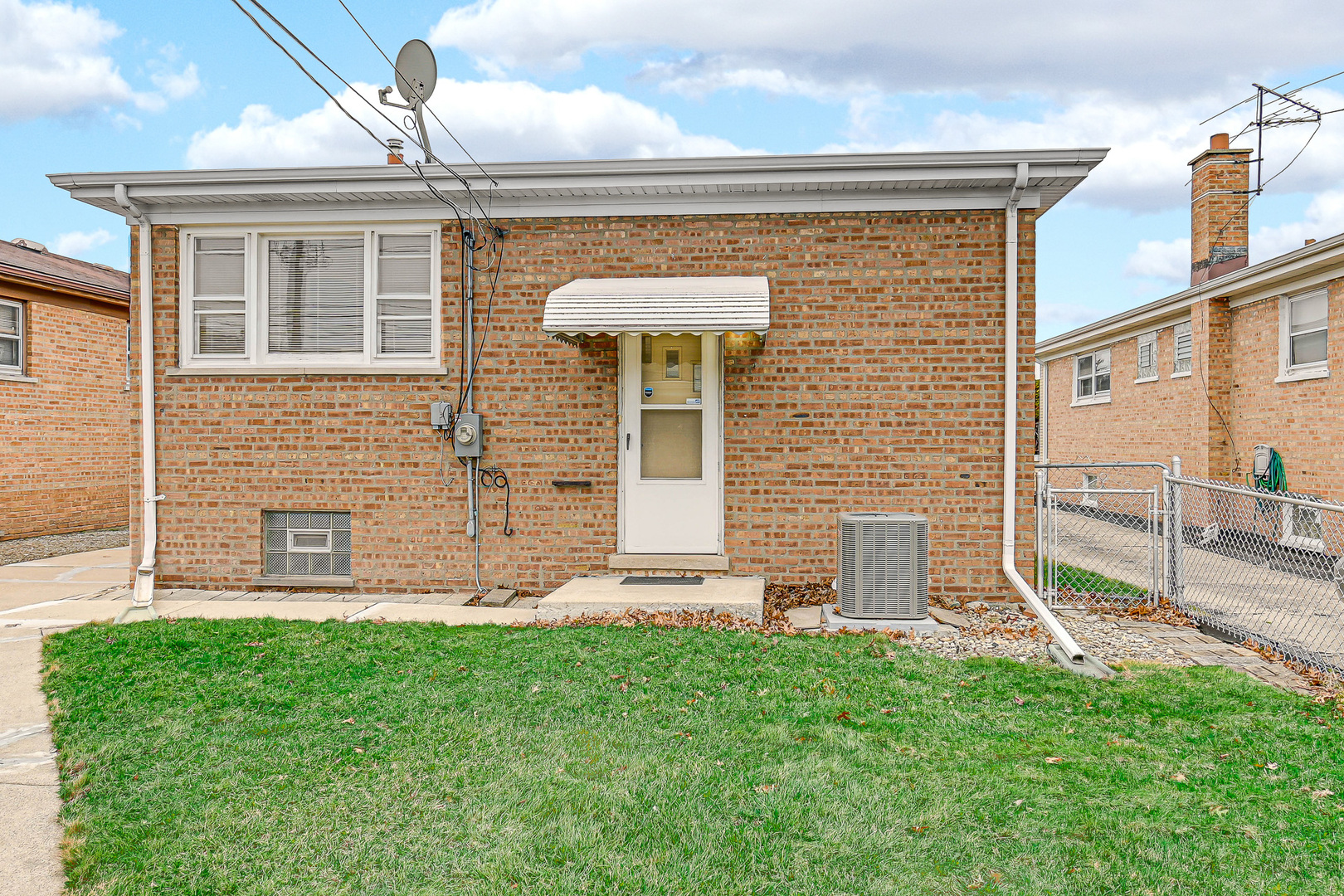 665 Hoxie Avenue