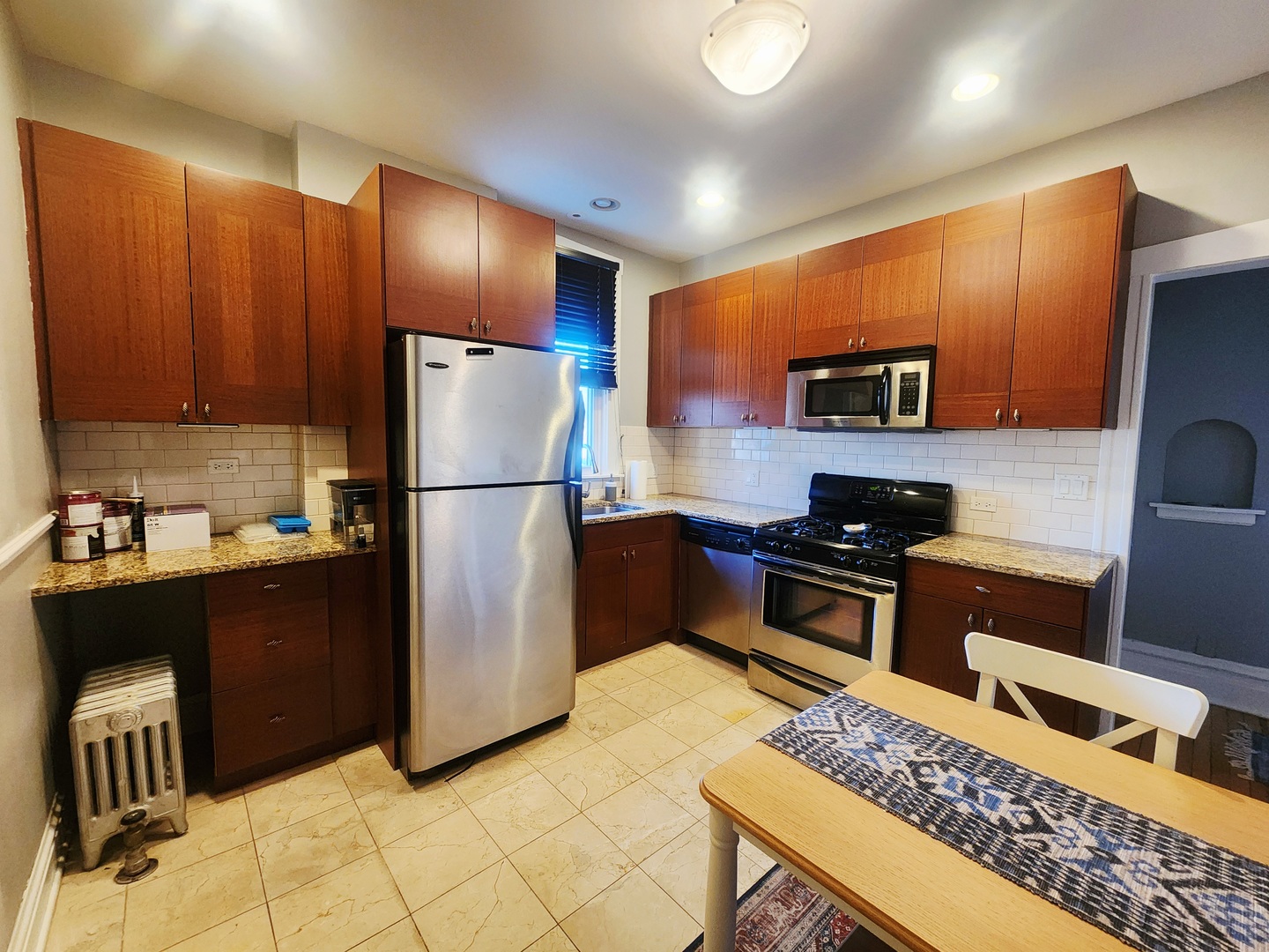 1714 W Leland Avenue Unit: 3B