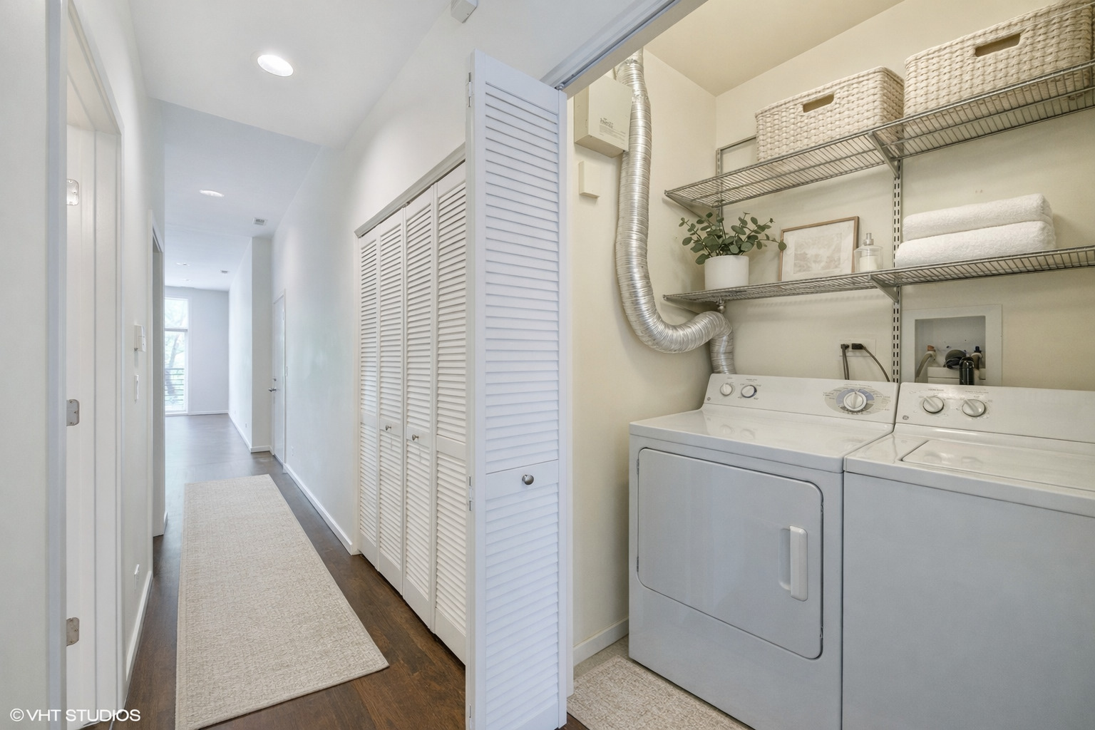 1872 N Damen Avenue Unit: 2N