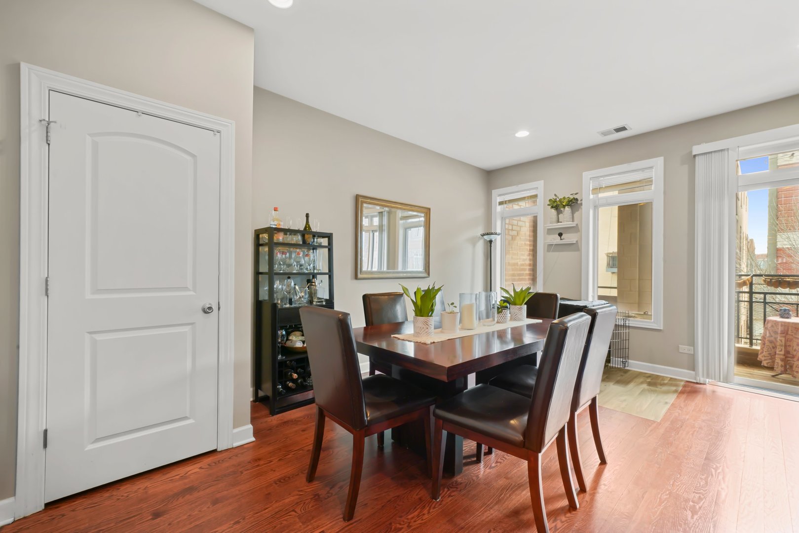 2114 W Rice Street Unit: 3