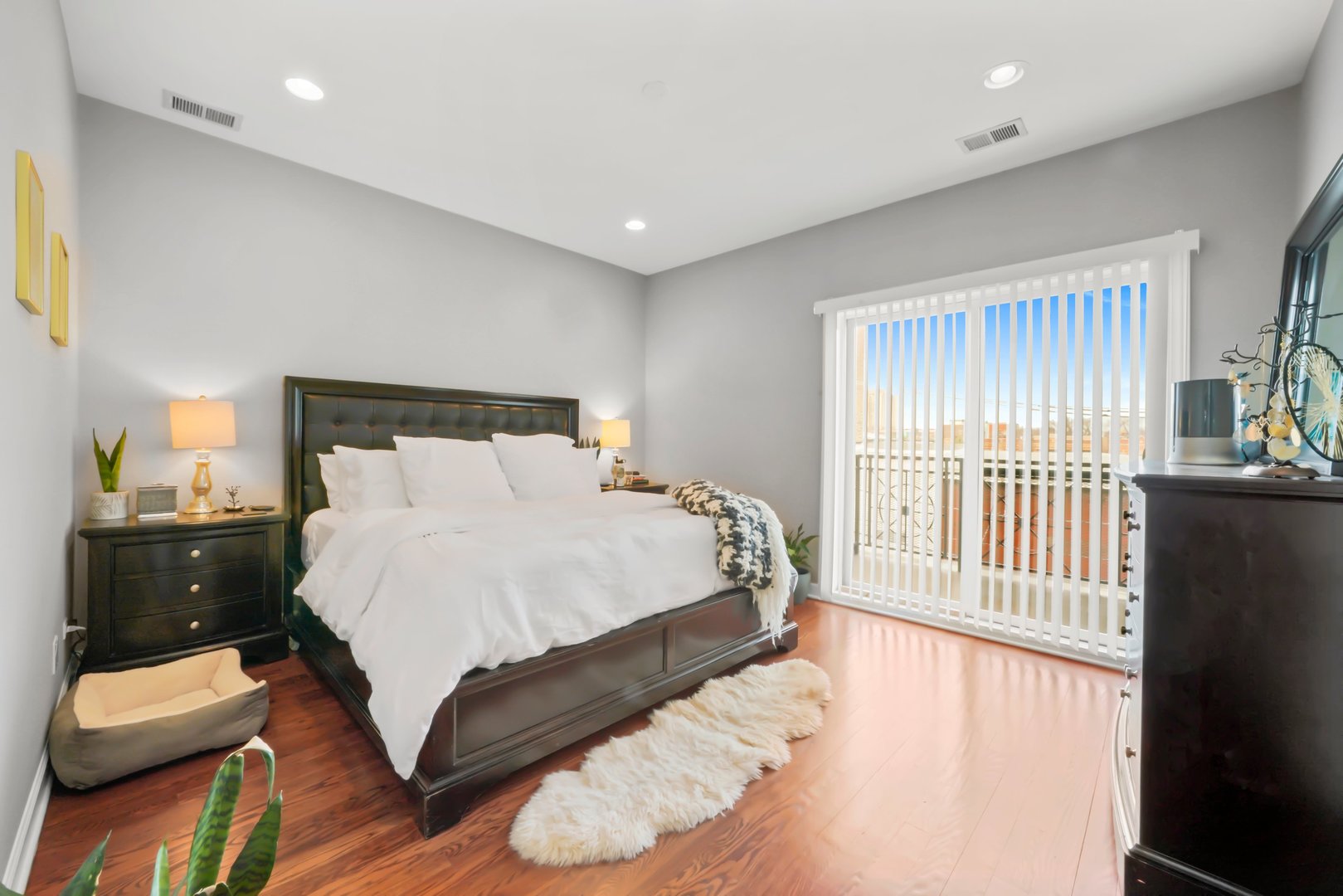 2114 W Rice Street Unit: 3