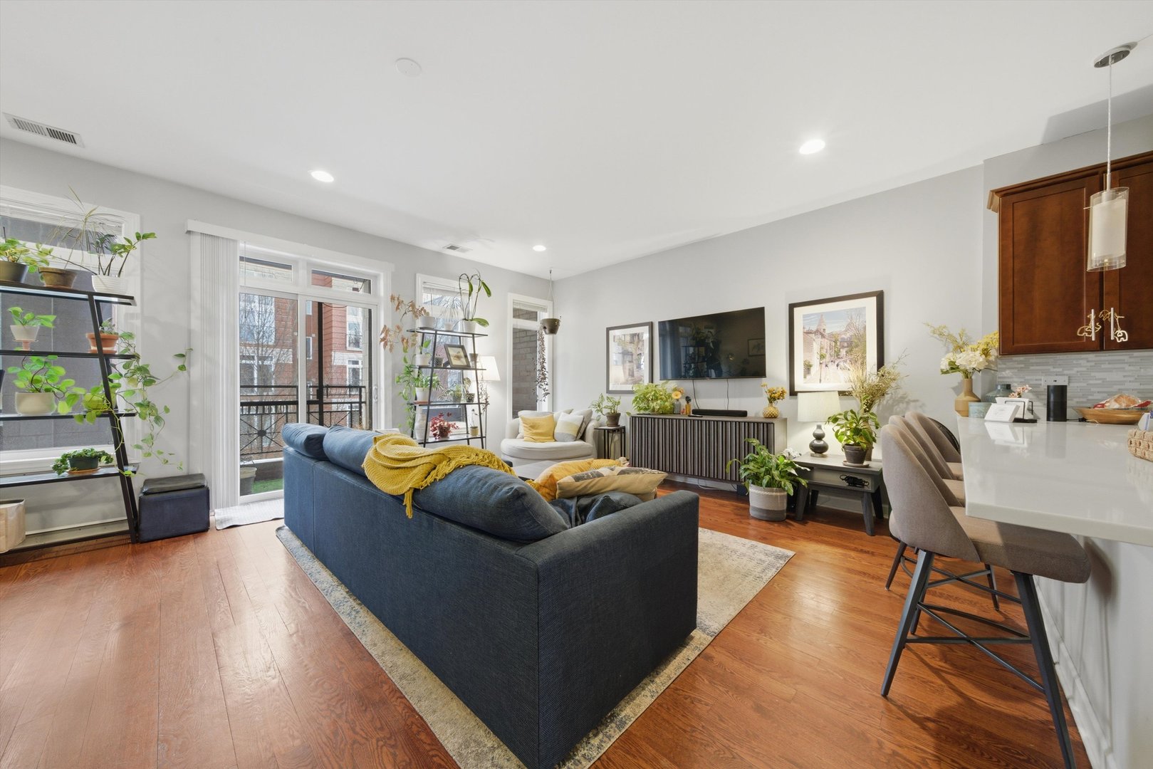2114 W Rice Street Unit: 3
