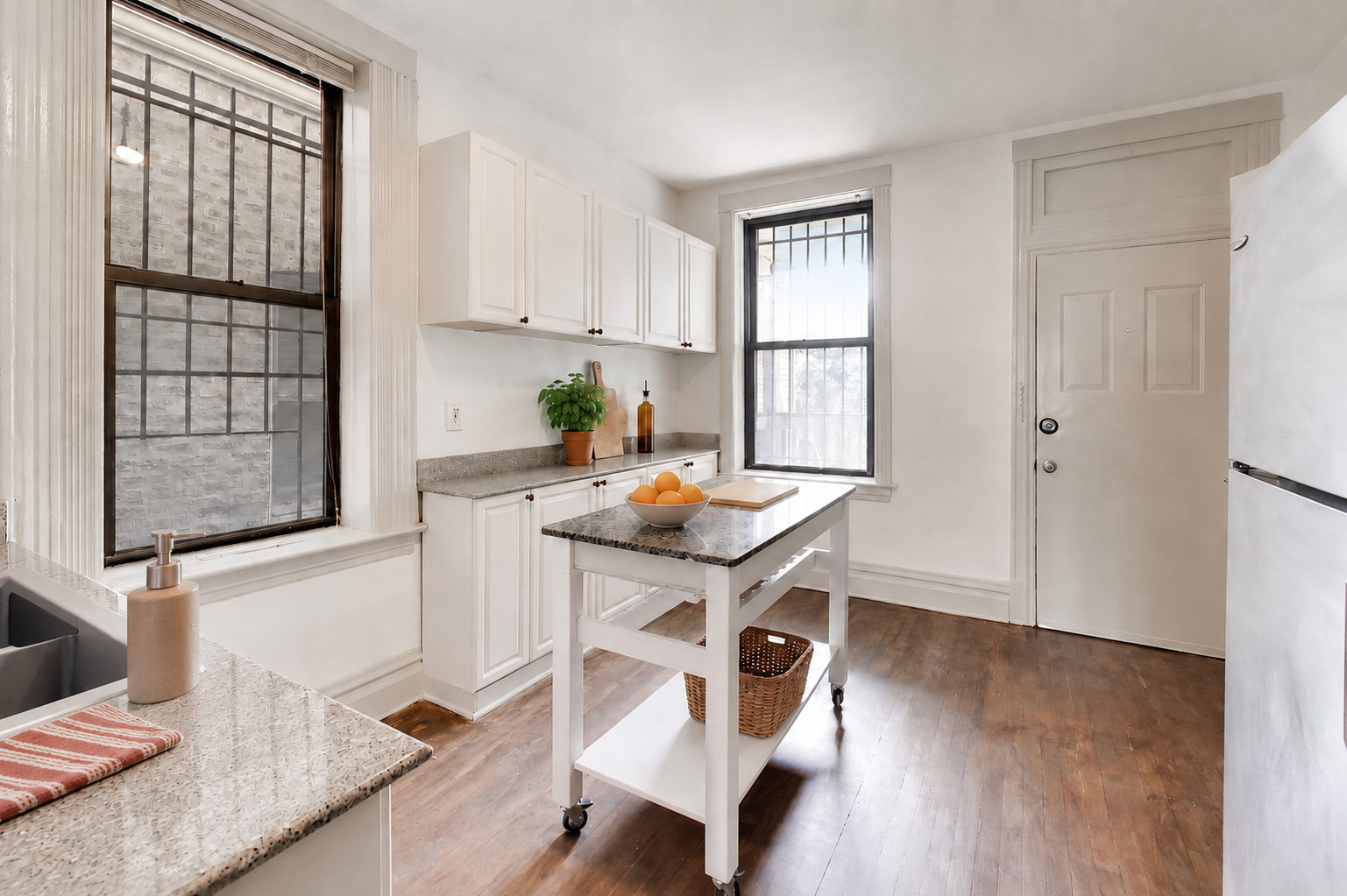 1532 N Greenview Avenue Unit: 1F