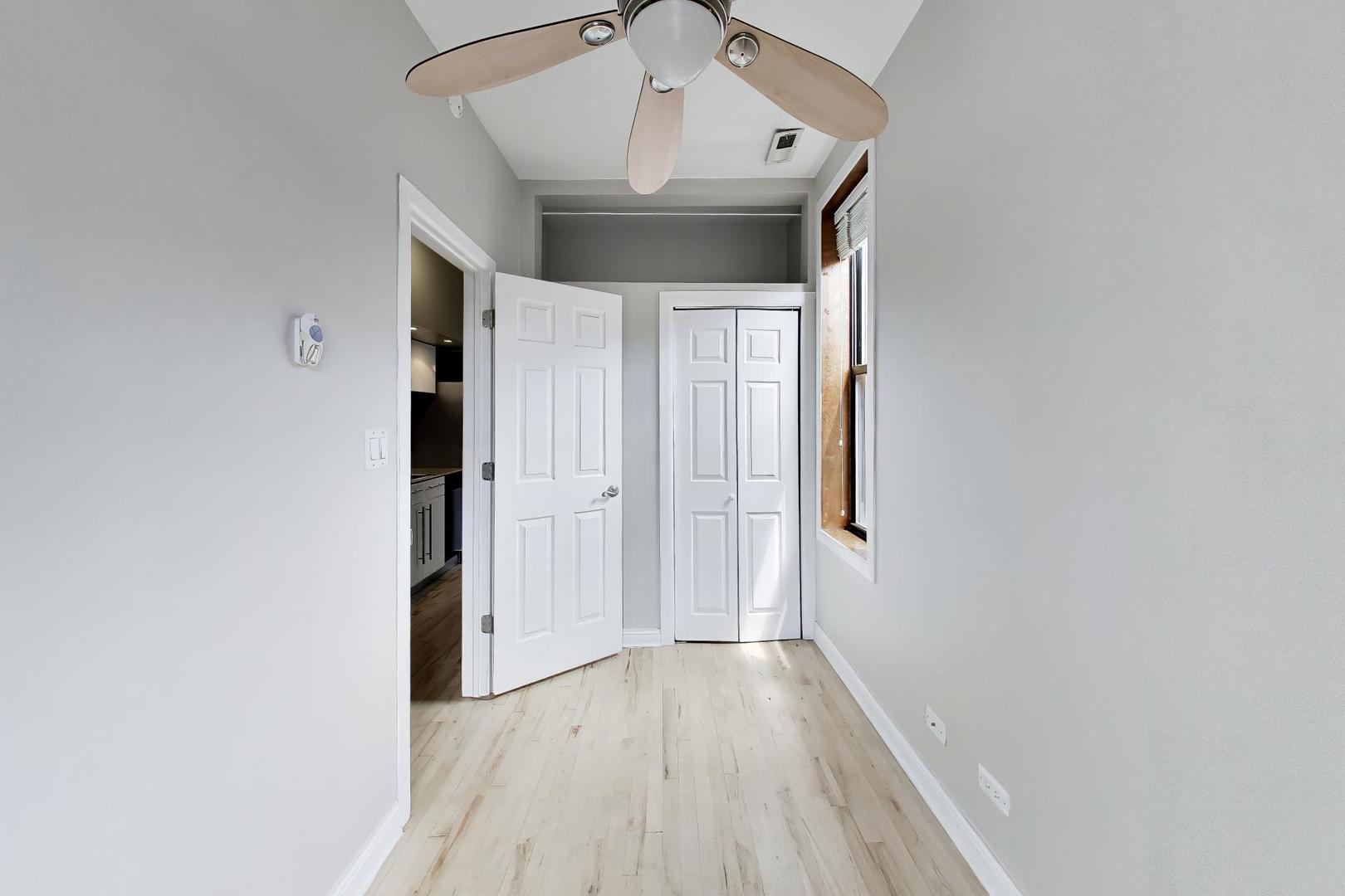 1532 N Greenview Avenue Unit: 2F